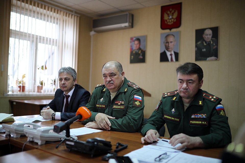 Военный комиссар Ставрополья полковник Владимир Тельнов и заместитель военкома края Вячеслав Раджабов рассказали про особенности весеннего призыва
