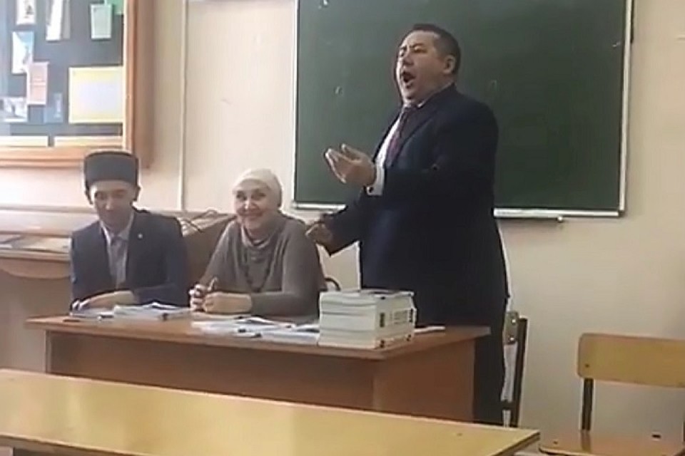 Там проходила встреча со студентами - будущими писателями.