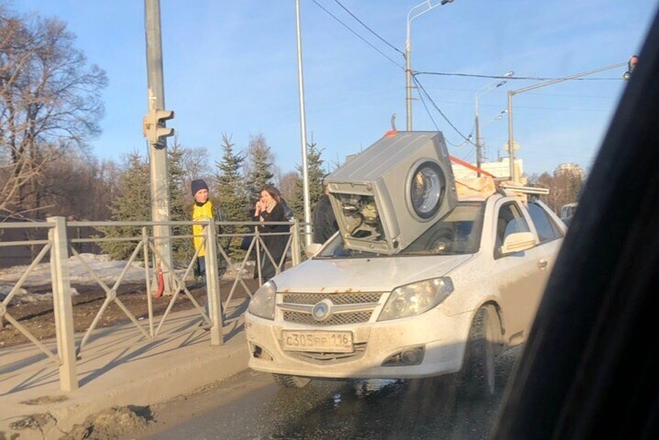 Вот такие фотки появились в соцсетях