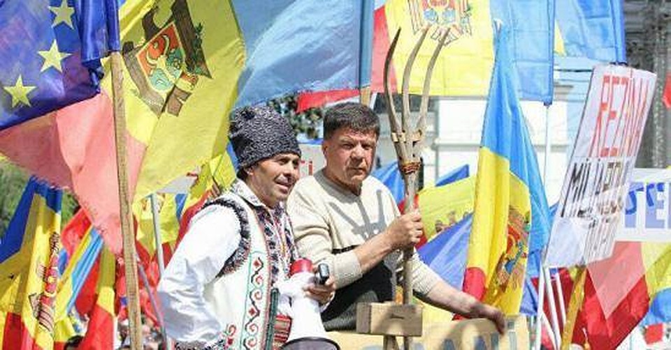 В Молдове у молдаван офис, а так они разъехались по всему миру