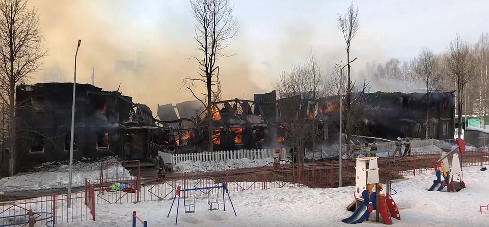 Огонь тушили 48 человек