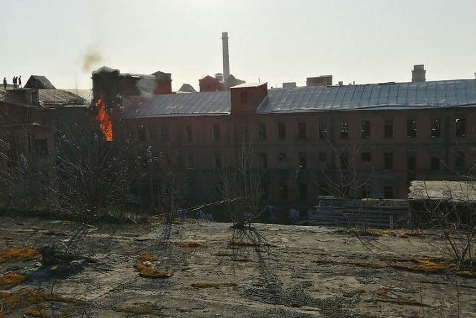 В Петербурге на заводе Красный треугольник произошел пожар