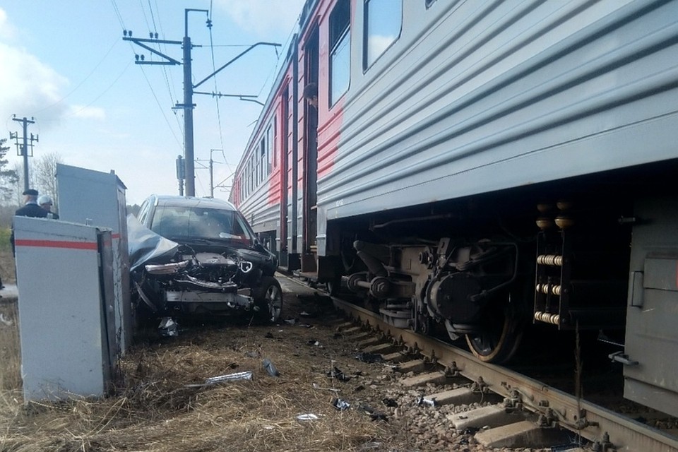 Фото с места аварии. Фото: группа "Подслушано Тверская область Тверь" vk.com/pod69