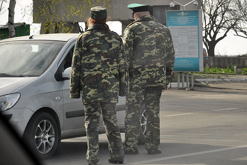 пенсионерке помогли сотрудники милиции.