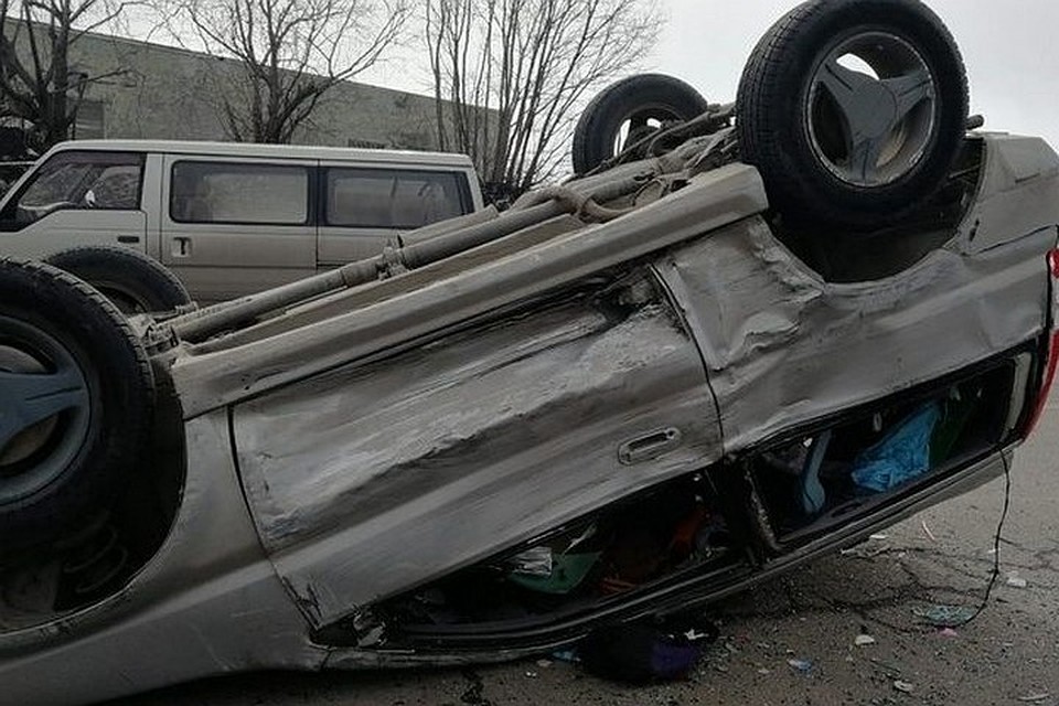 Два маленьких ребенка пострадали в серьезном ДТП с перевернутой машиной на Камчатке