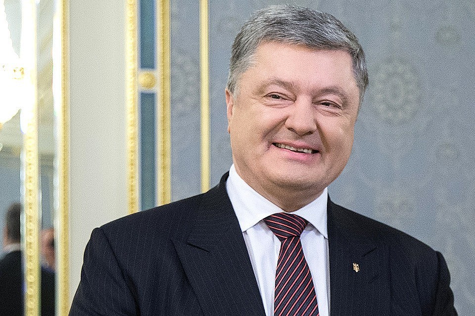 Порошенко попросил прощение за предвыборный лозунг