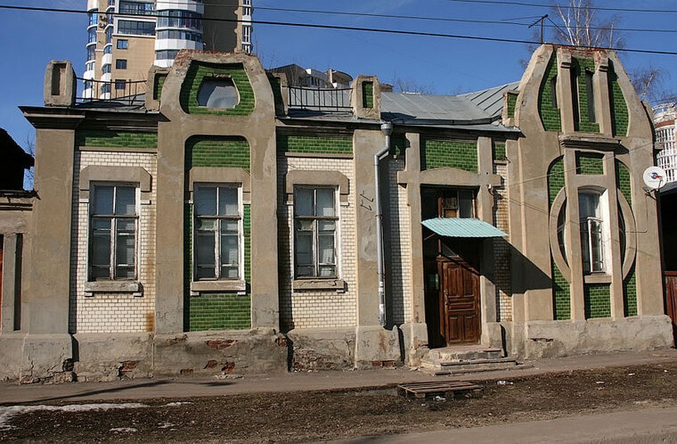 Со старинного особняка пытались "снять" кладку