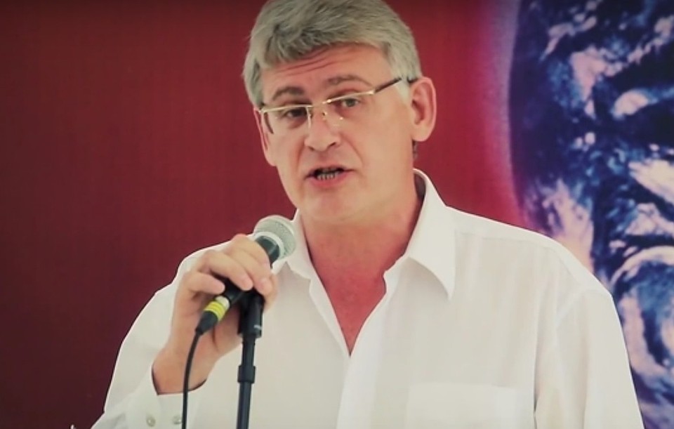 Вадим Денисов во время концерта с группой Feelin's.