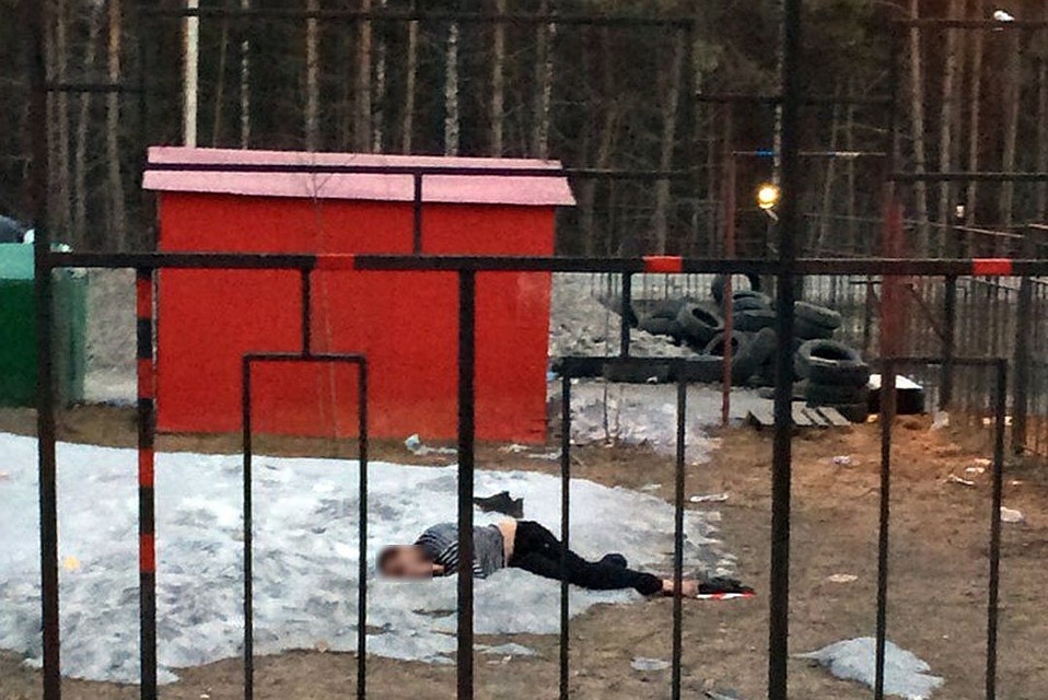Тело мужчины нашли рядом со стоянкой в Заельцовском районе.