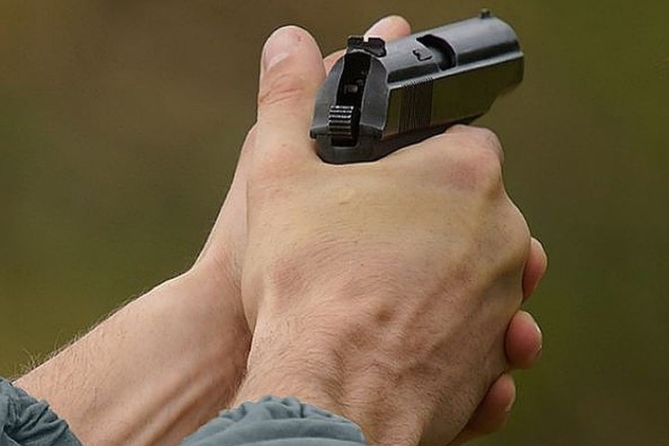 Полиция разбирается, правомерно ли водитель "Жигулей" применил оружие