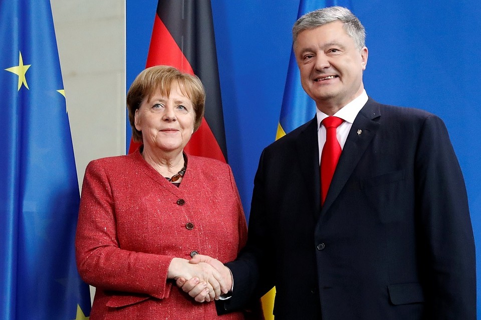 Канцлер ФРГ Ангела Меркель и президент Украины Петр Порошенко