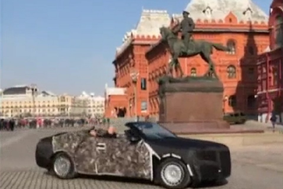 Кабриолет Auras заменят парадные советские ЗиЛ -41047