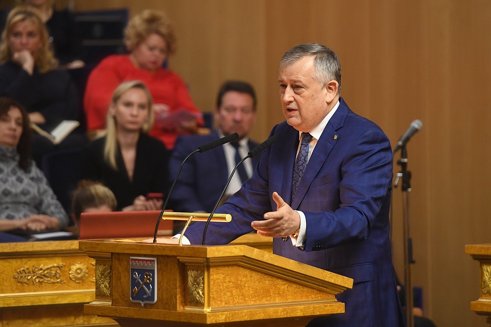 Ежегодный доклад Александра Дрозденко перед депутатами Законодательного собрания региона длился полтора часа и был очень содержательным. Автор фото: пресс-служба Ленинградской области.