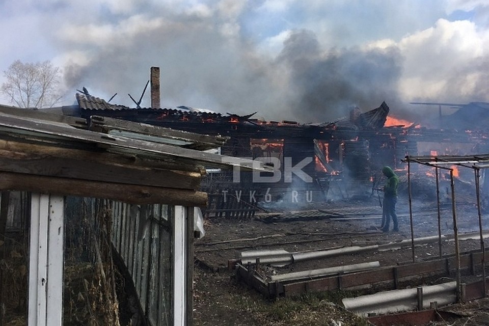 В Красноярском крае полностью сгорел 8-квартирный дом: несколько семей оказались на улице. Фото: Новости ТВК