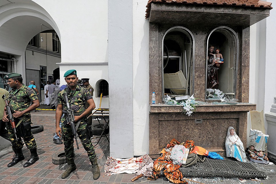 В Шри-Ланке прогремели семь взрывов.