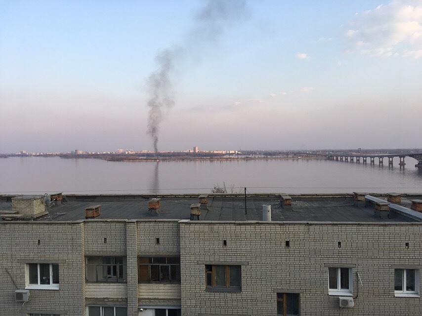 Пожар на городском пляже Саратова. Фото пользователи ВКонтакте Александра Моисеева
