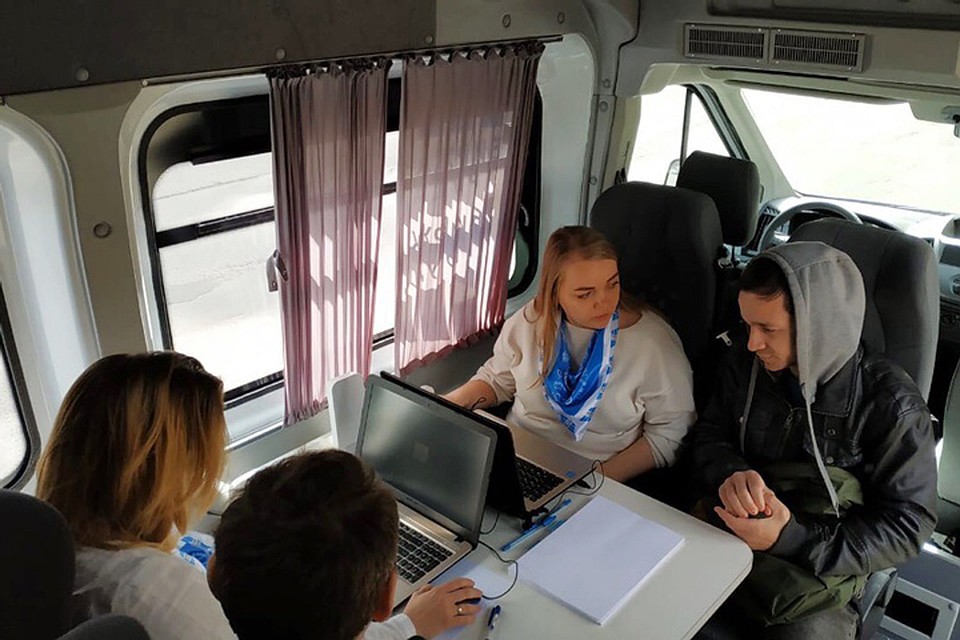 Во Всеволожске работали передвижные пункты службы по труду и занятости. Фото: vk.com/ktzn_lo.