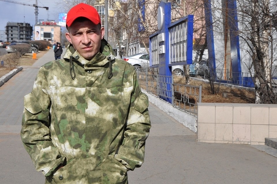 В Бурятии мужчина спас ребенка, который упал в реку, собирая вербу. Фото: Виталий Чебунин. Пресс-служба «Бурятэнерго».