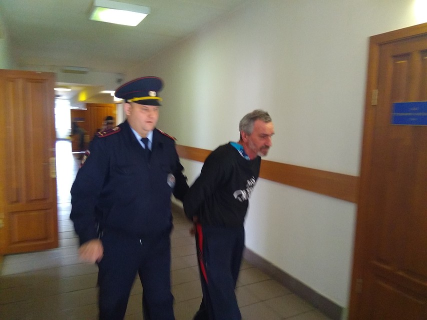 Омич, пытавшийся сжечь внука в печи, согласен, что должен сидеть в СИЗО