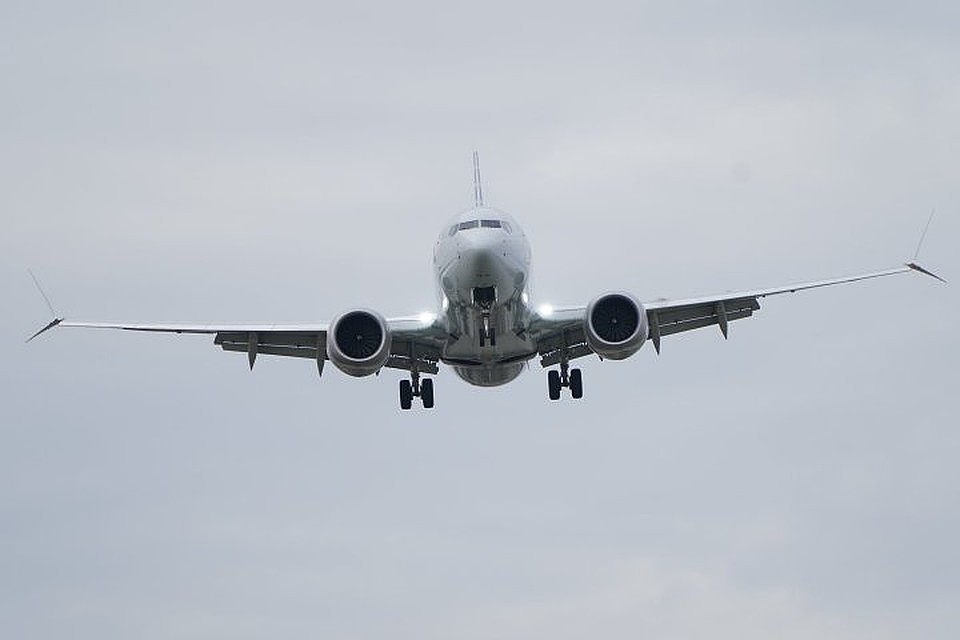 Самолет Boeing 737-800 греческой авиакомпании Blue Bird Aviation, прилетевший из Румынии в Молдавию без разрешения, задержан в аэропорту Кишинева