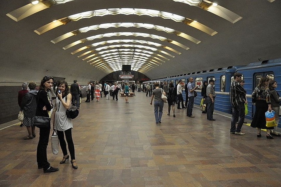 Уехать домой после салюта будет быстрее всего на метро.