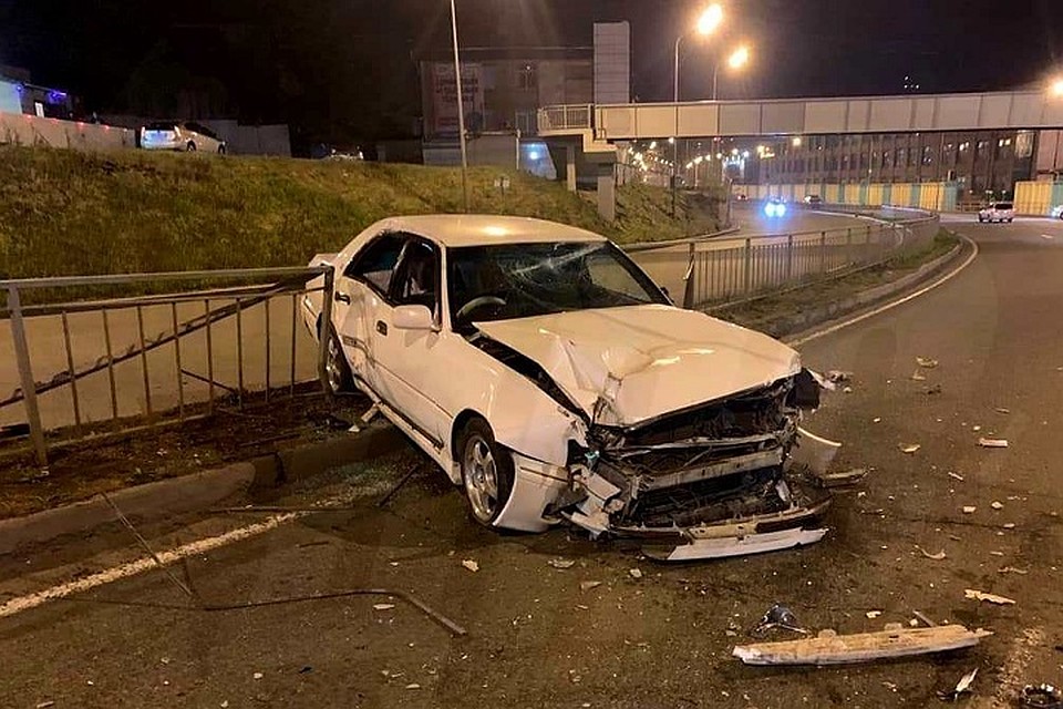 По итогам самые серьезные повреждения получил Toyota Crown.
