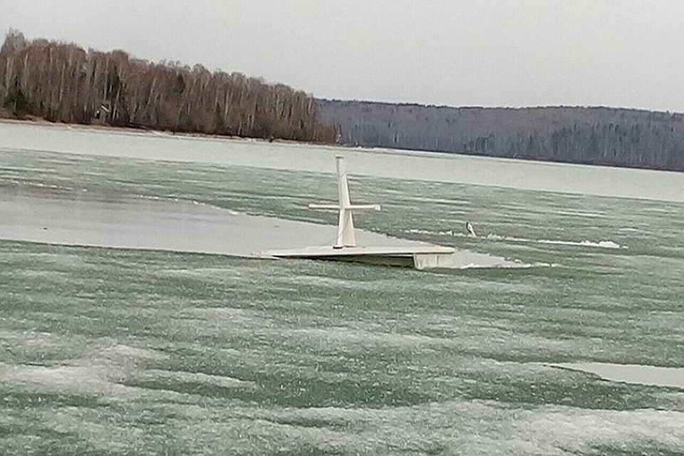 На Иркутском водохранилище затонули два судна