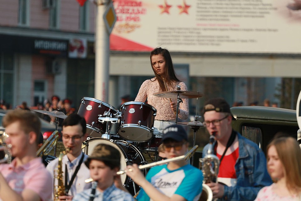 В Барнауле прошла репетиция Парада победы. Фото: Олег УКЛАДОВ