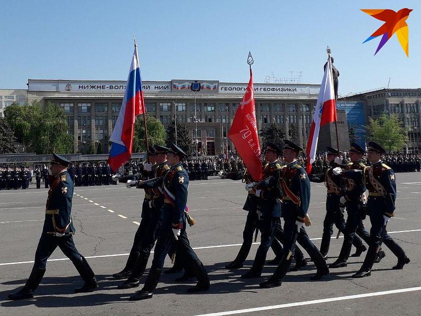 На Театральной площади Саратова прошел Парад Победы