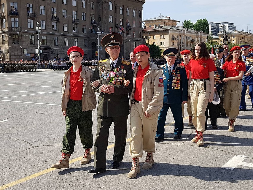 Ветераны пришли на Парад Победы.