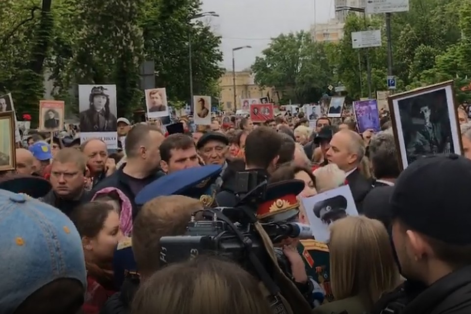 В Киеве проходит торжественная акция «Никто не забыт, ничто не забыто». Фото: скрин с видео