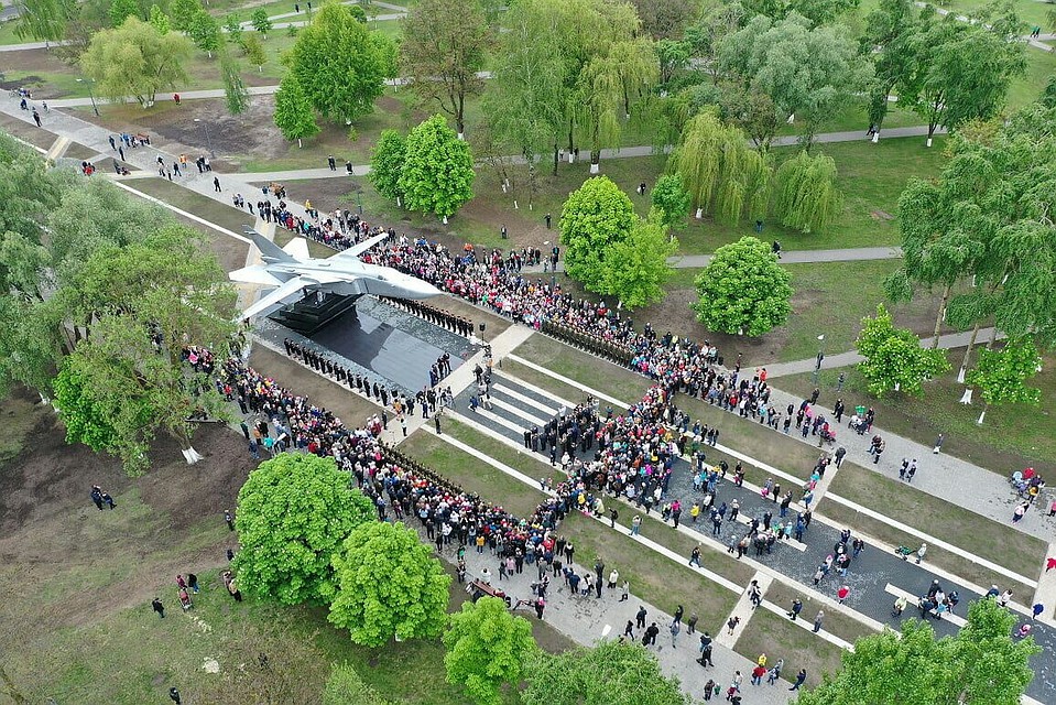 В Гомеле установили памятный знак с бомбардировщиком Су-24. Фото: t.me/gomel_new