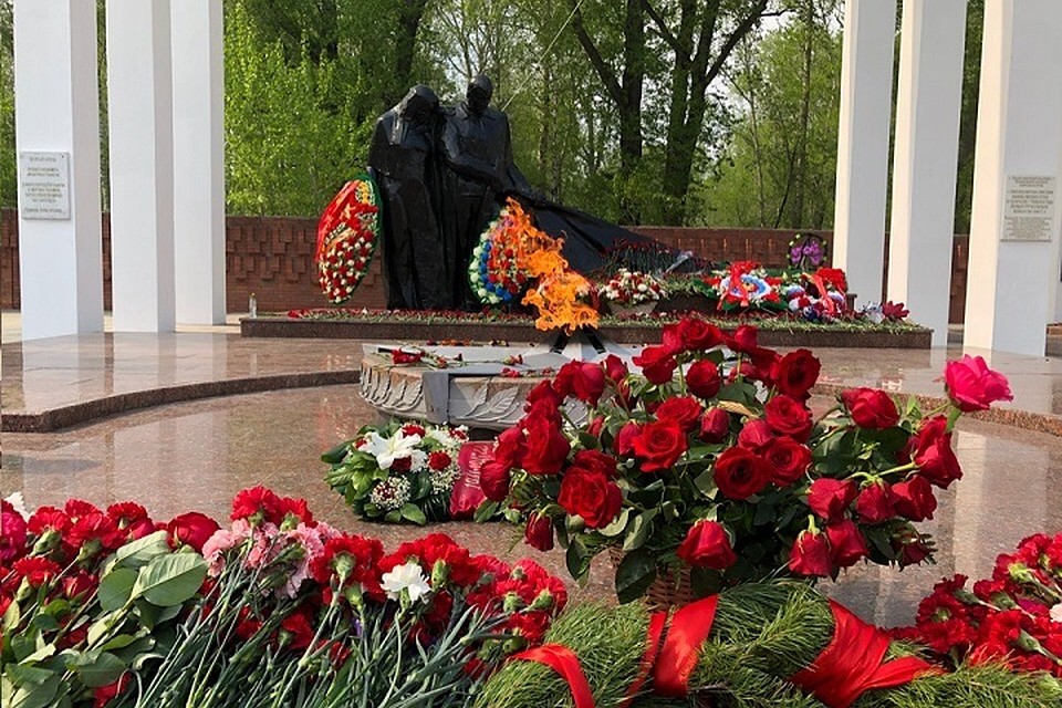 Тюменцы почтили память павших Минутой молчания