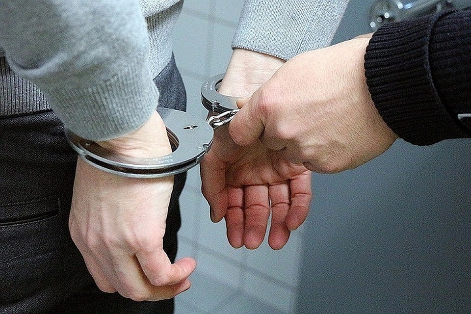 Мужчина испортил майские праздники и себе, и соседу