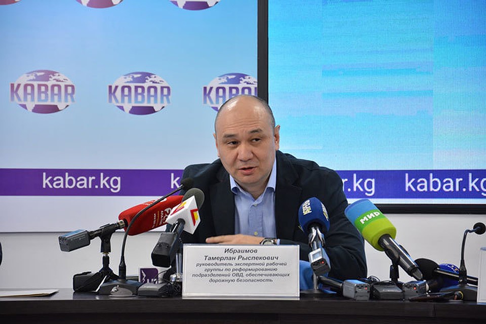 Об отборочном этапе журналистам рассказал глава экспертной рабочей группы по реформированию подразделений ОВД.