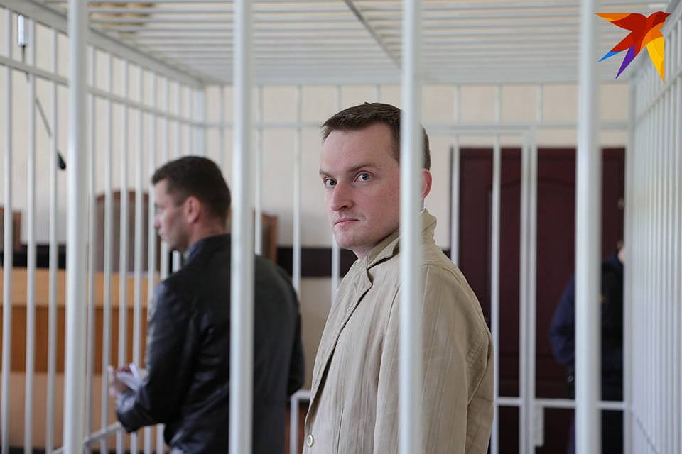 30-летний Алексей Демидов работал заведующим отделом магазина в Серебрянке.