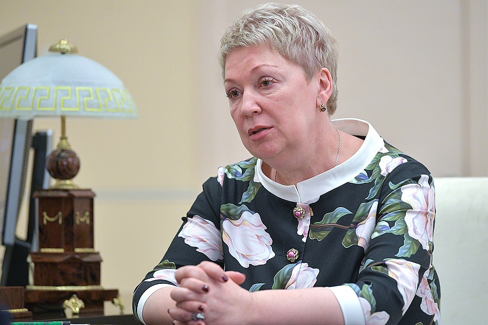 Министр просвещения РФ Ольга Васильева во время встречи с президентом РФ В.Путиным в Ново-Огарево. Фото Алексей Дружинин/пресс-служба президента РФ/ТАСС