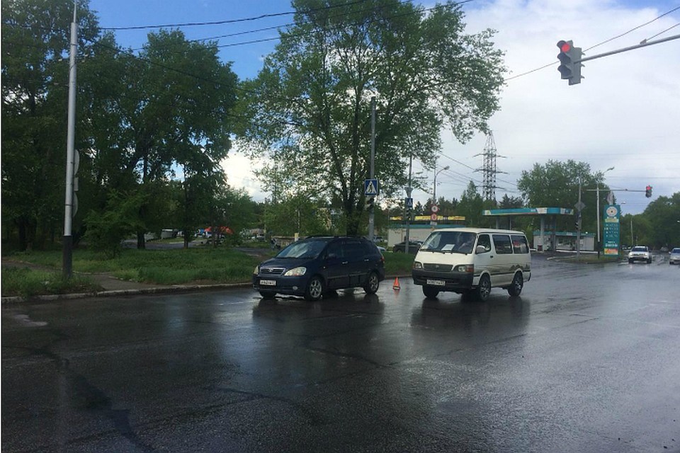 Пенсионерка и школьница оказались под колесами машин в Хабаровске