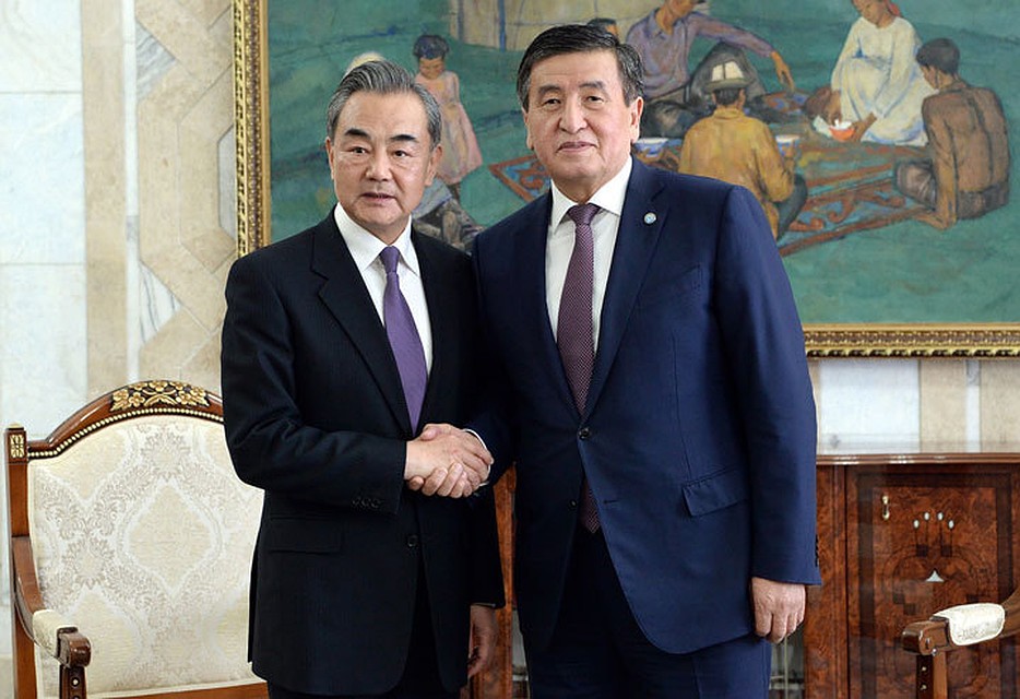 Президент подчеркнул, что кыргызская сторона придает большое значение развитию сотрудничества в рамках платформы «Один пояс - один путь».
