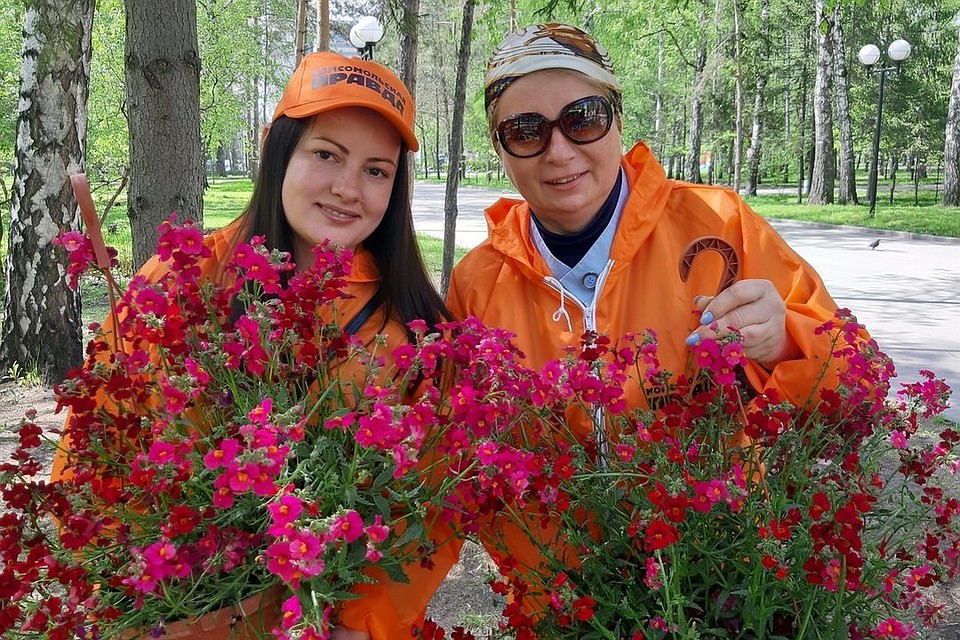 «Комсомольская правда» сделала парк еще ярче благодаря красивым цветам.