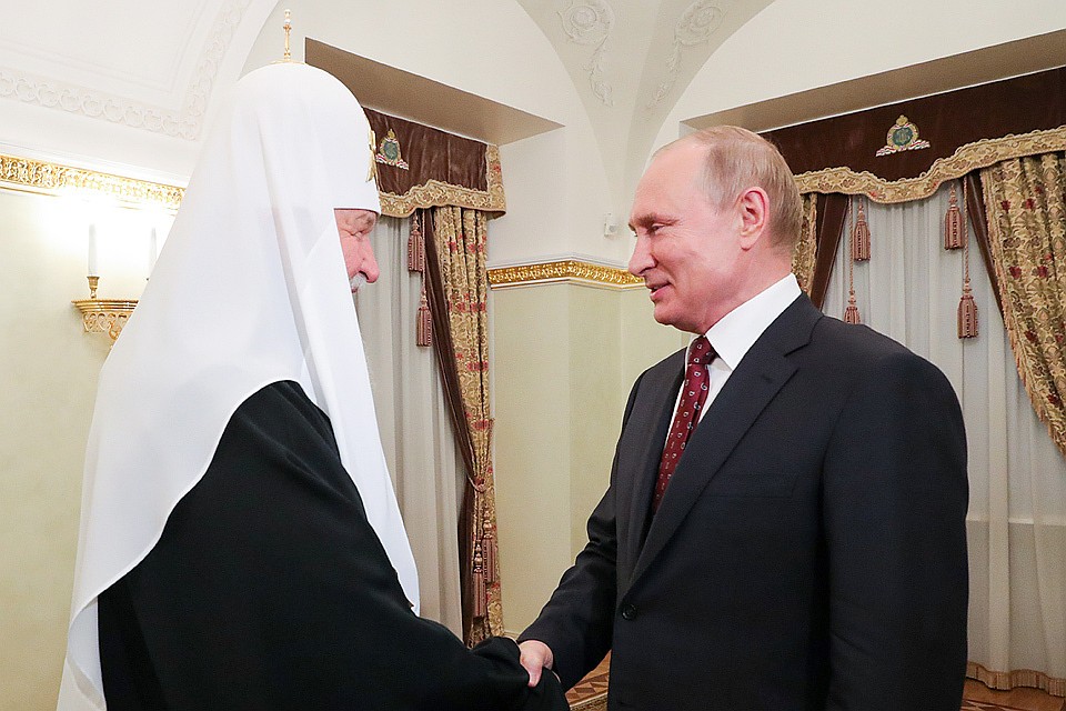 Патриарх Московский и всея Руси Кирилл и президент России Владимир Путин во время встречи. Фото Михаил Климентьев/пресс-служба президента РФ/ТАСС