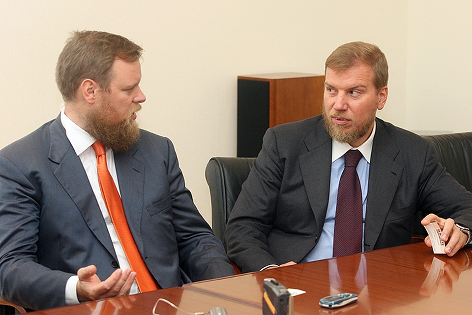 Арбитражный суд Москвы арестовал имущество беглых банкиров, братьев Ананьевых