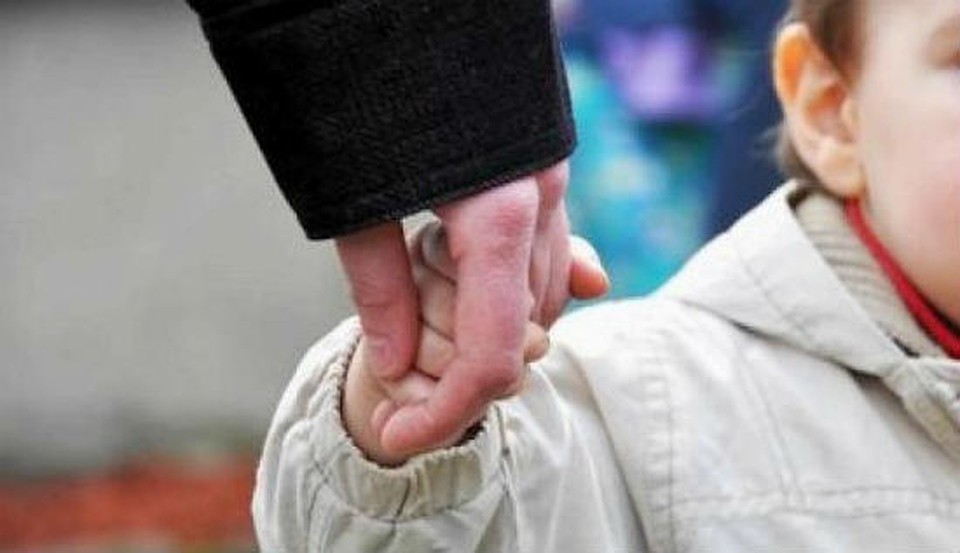 В Италии гражданка Молдовы родила ребенка от извращенца, а теперь он пытается похитить у нее ребенка и увезти его из Молдовы в Италию