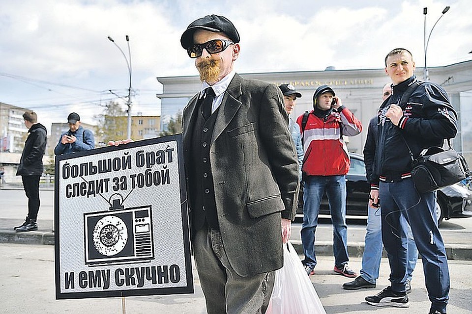 Профессор Соловей предупреждает: не нужно контролировать соцсети, там общество может выплеснуть свое недовольство и не выносить его из интернета в реальную жизнь.