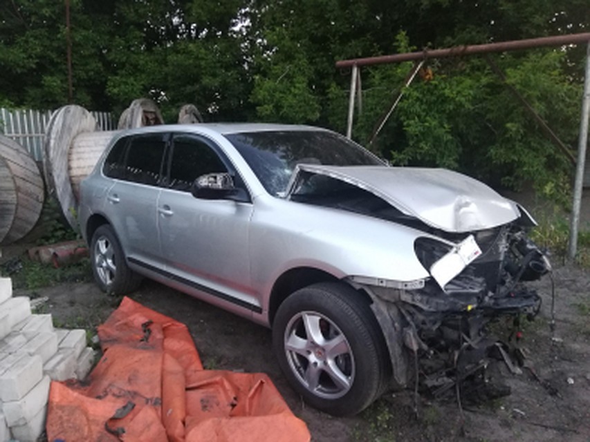Разбитый "Порше-Кайен" нашли в автосервисе.