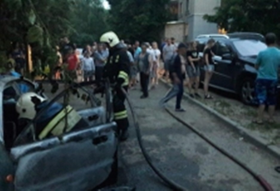 Автомобиль сгорел полностью
