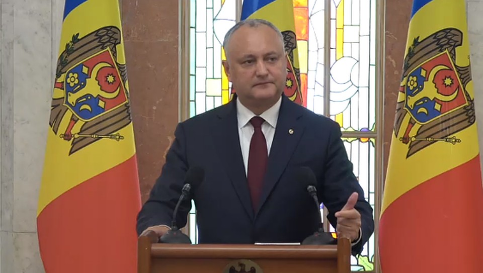 Президент Молдовы: "Те, кто потерял власть, в срочном порядке выводят деньги из страны"