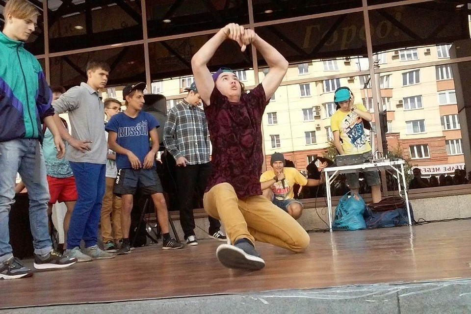 16 июня на пляже в Топольниках встречаются поклонники хип-хопа и брейкинга. ФОТО: Иван ЯРКИЙ