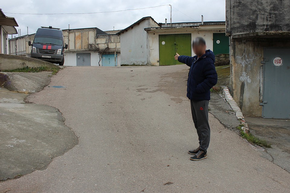 Убийца заманил знакомого в гараж, где вместе его ждали сообщники. Фото: Следственный Комитет Севастополя