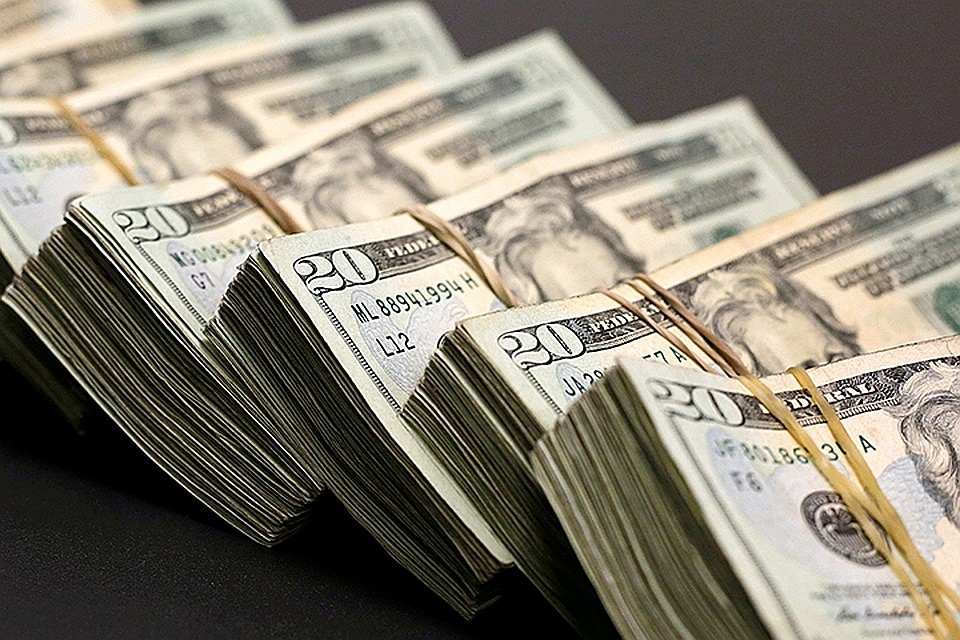 Для вкладов в иностранной валюте россияне выбирают доллар